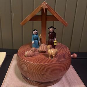 Vintage Nativity O’ Little Town of Bethlehem Manger Music Box Rotating
